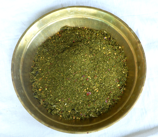 దంచిన మునగాకు కారం పొడి | Stone Mortar Drumstick/Moringa leaves Spice powder