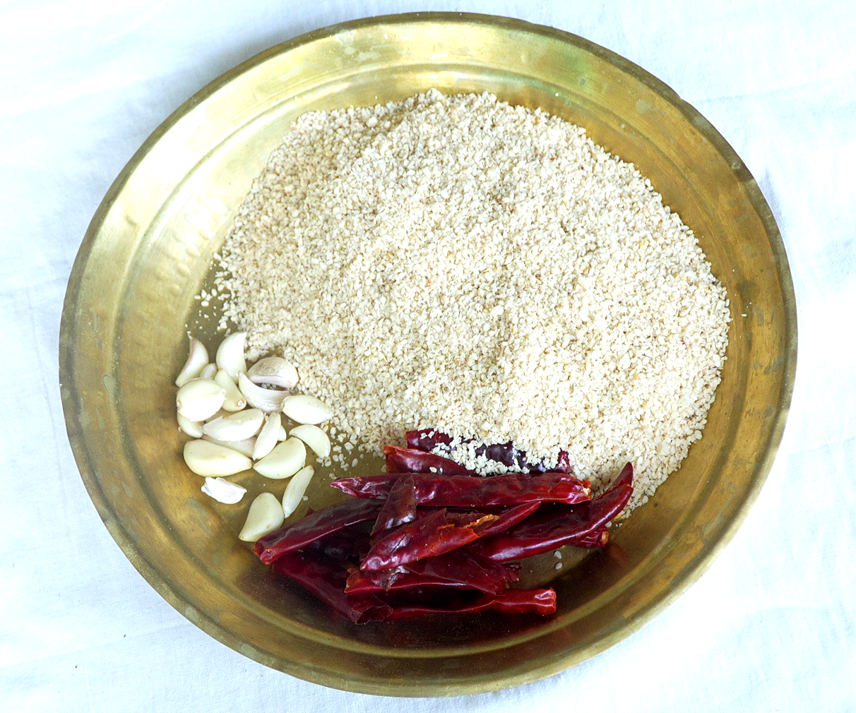 దంచిన నువ్వుల కారం పొడి | Stone Mortar Sesame seed spice powder