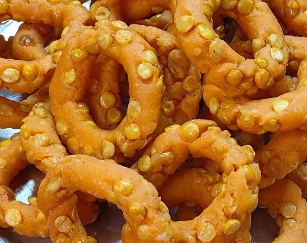 ఎద్దు గానుగ నూనె శనగపప్పు చేగోడీలు | Bull Driven Oil Chana Dal / Bengal Gram Chegodilu